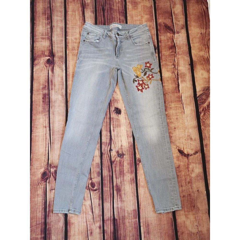 Zara Basic Grey Size 2 embroidered jeans